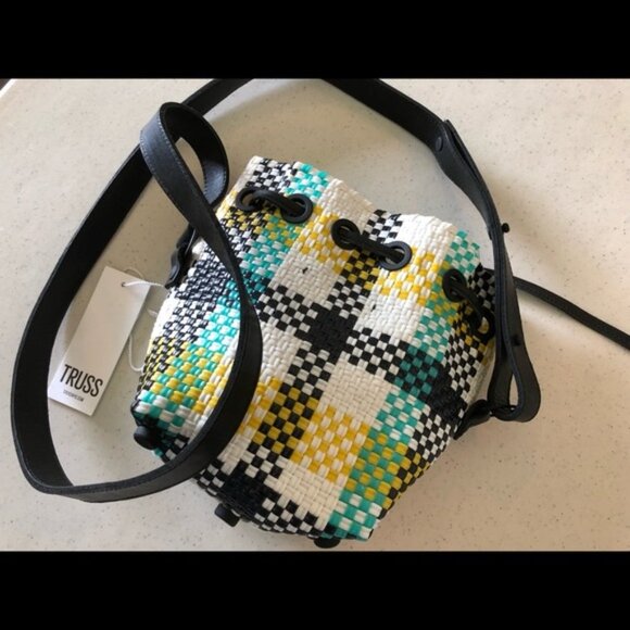 🔥 FIRE SALE CLOSET CLOSING🔥 Truss Mini Bucket Bag Aqua & Plaid Woven Rattan - Picture 6 of 8